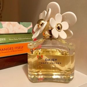 Marc Jacobs Daisy